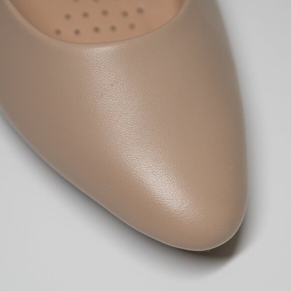 Easy Spirit Caldise Leather Low Heel Dress Shoes in Lite Latte Tan - Picture 13 of 16